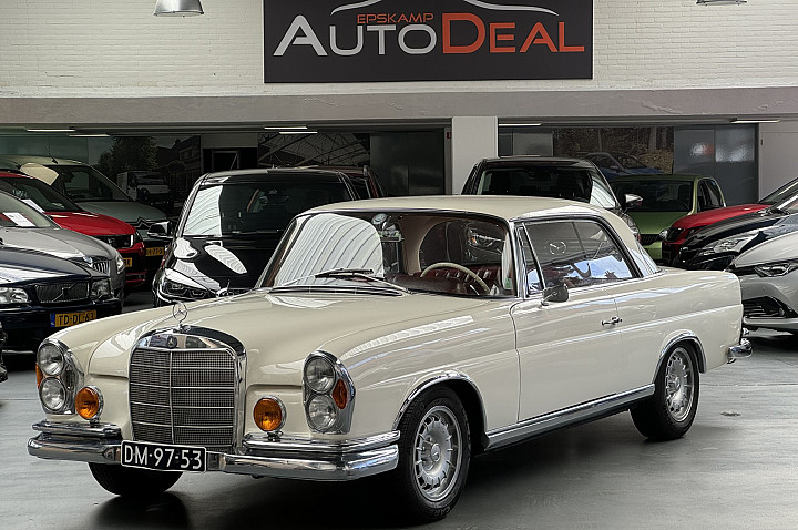 Mercedes-Benz 220 SE Coupe W111 